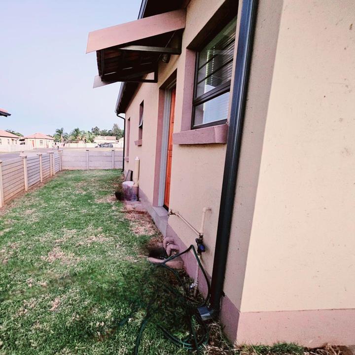 2 Bedroom Property for Sale in Waterval East North West